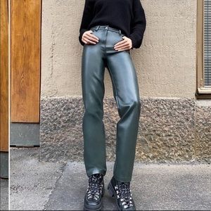Aritzia Melina pants in Dark Ivy